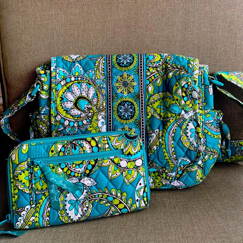 Vera Bradley shoulder purse with matching wallet